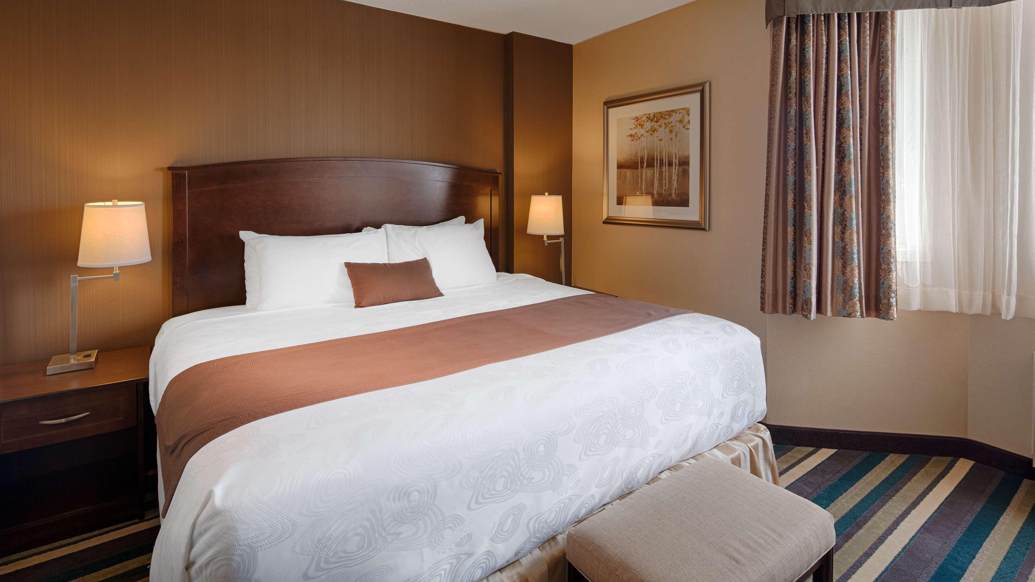 Best Western Plus Winnipeg Airport Hotel Exterior photo