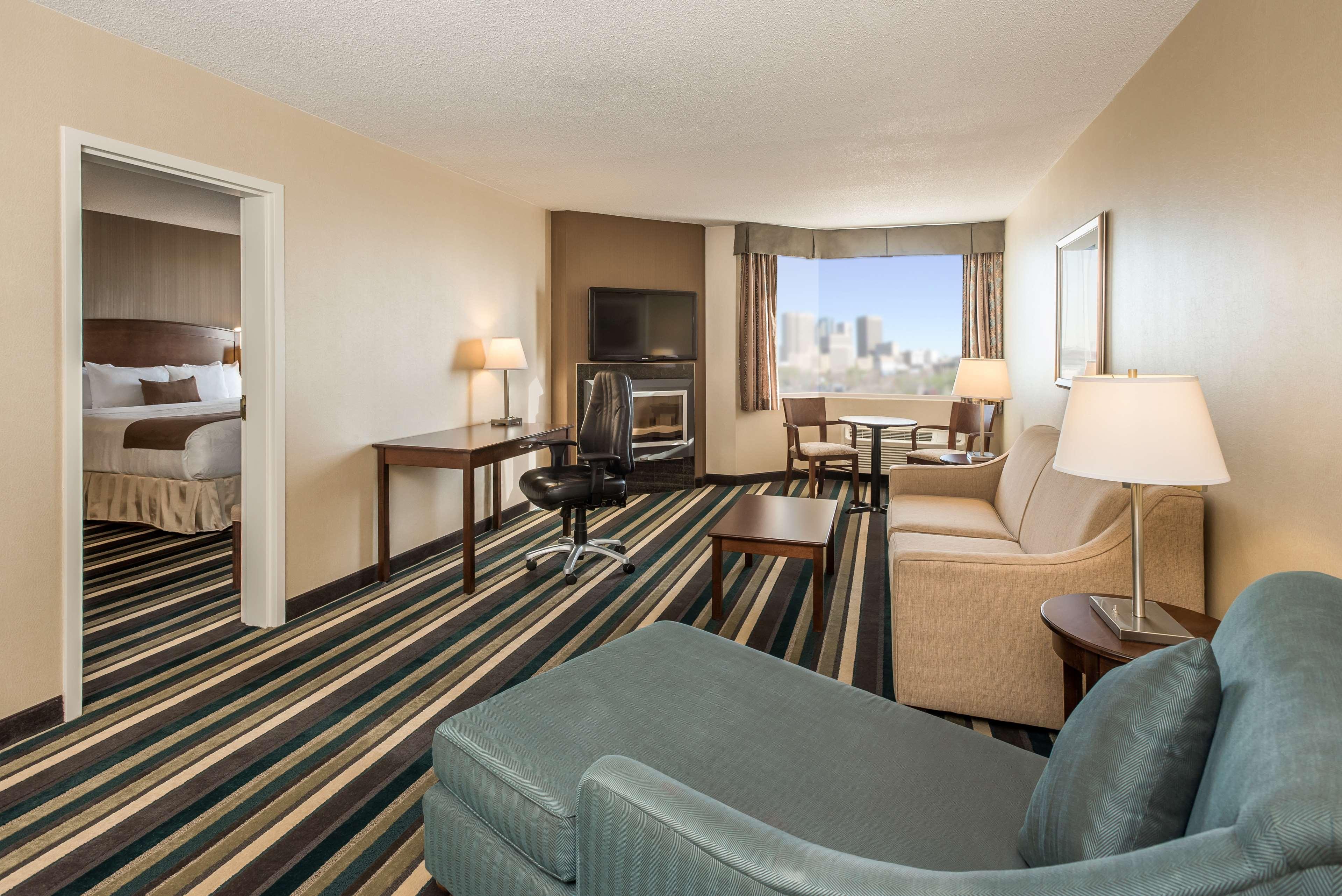 Best Western Plus Winnipeg Airport Hotel Exterior photo