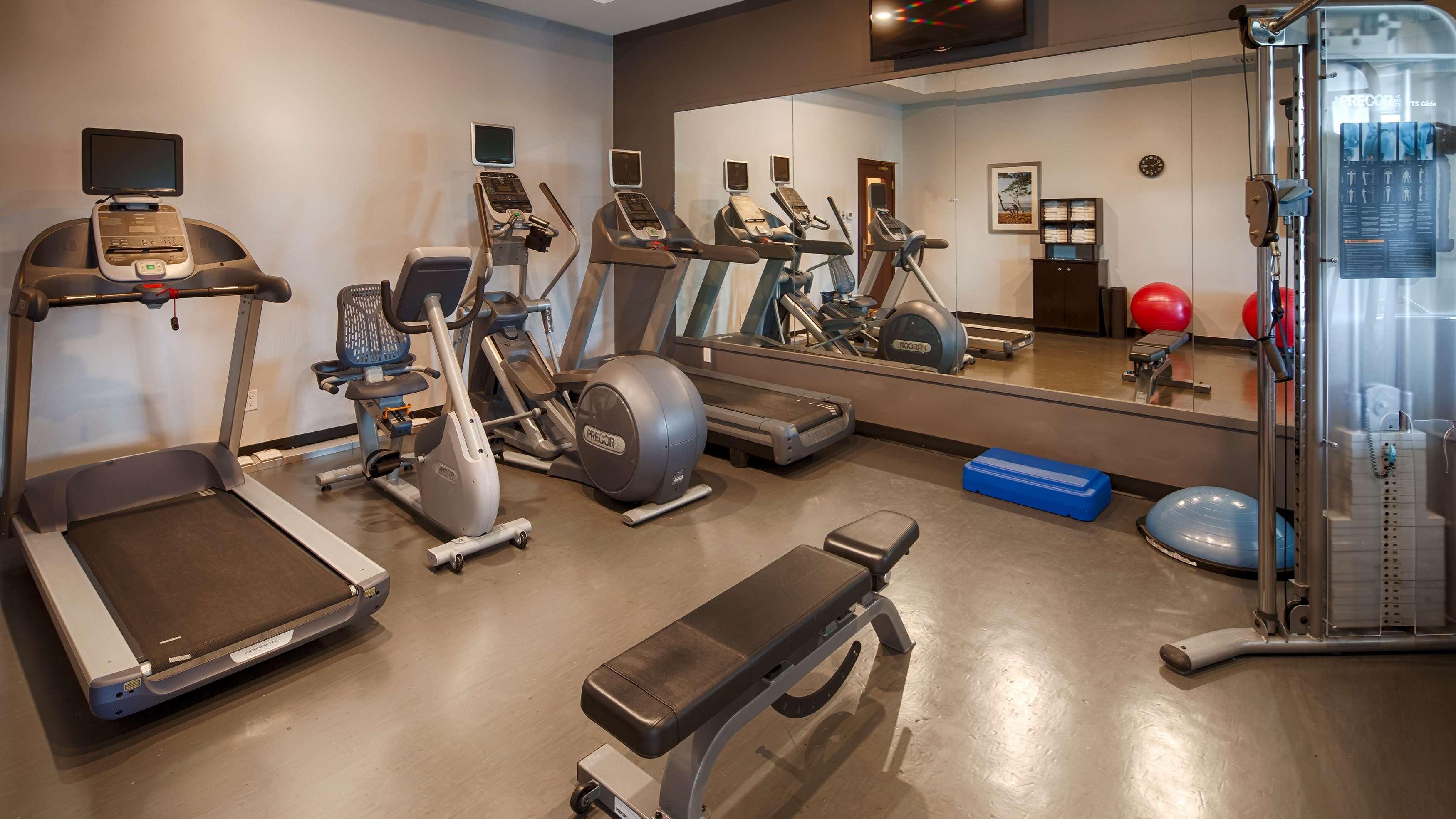 Best Western Plus Winnipeg Airport Hotel Exterior photo