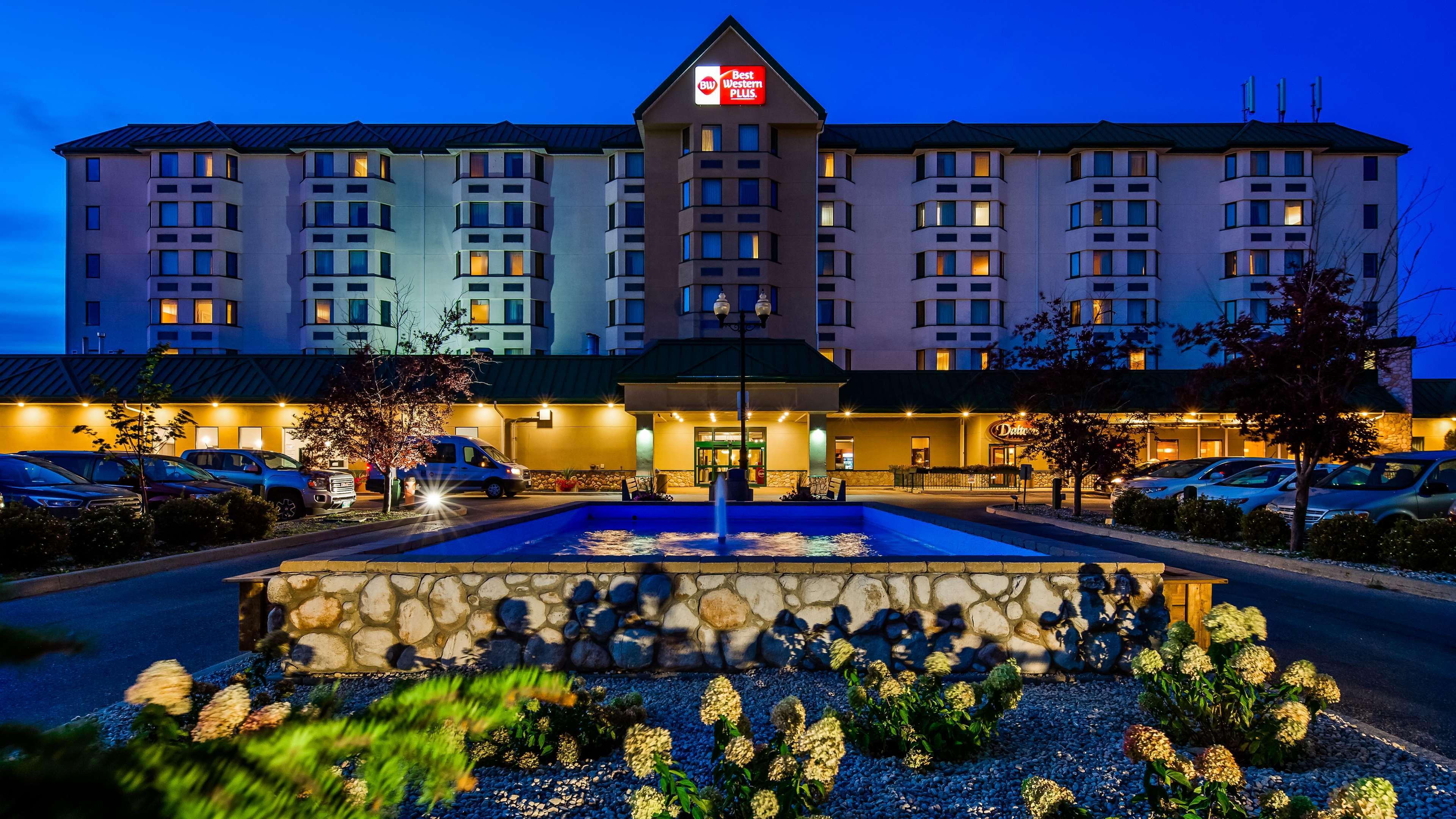 Best Western Plus Winnipeg Airport Hotel Exterior photo