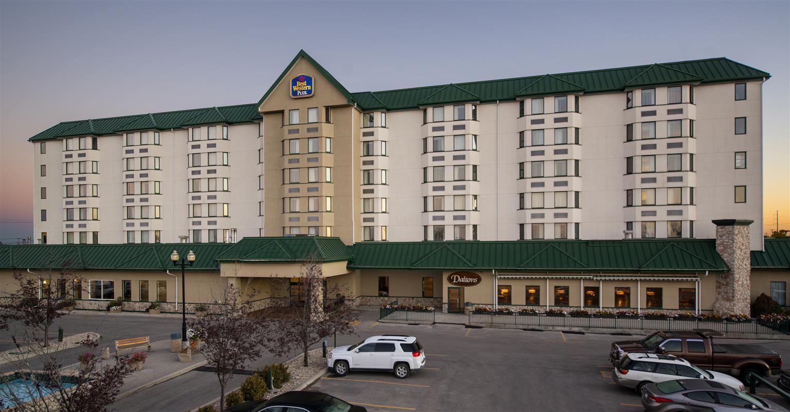 Best Western Plus Winnipeg Airport Hotel Exterior photo