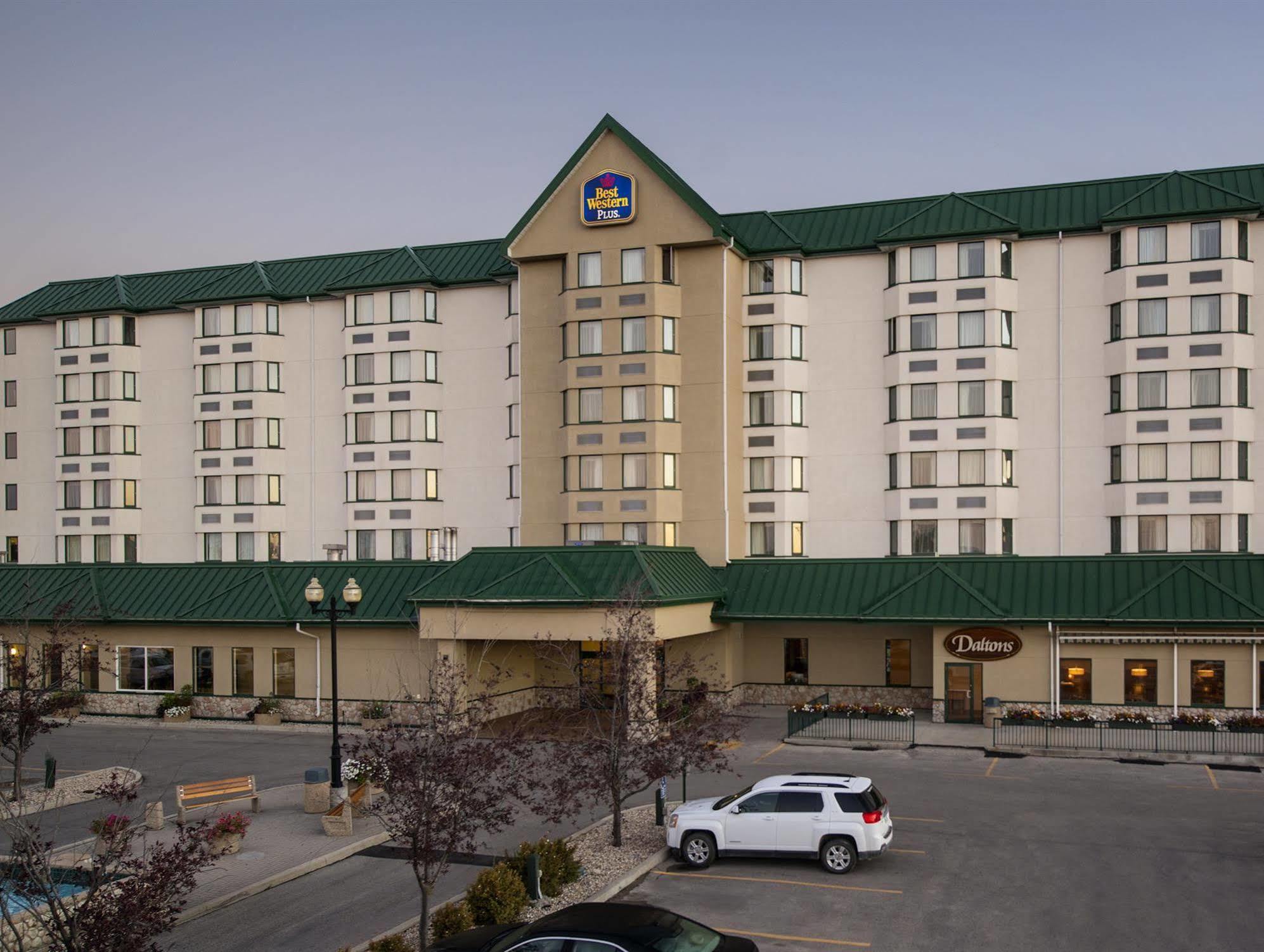 Best Western Plus Winnipeg Airport Hotel Exterior photo