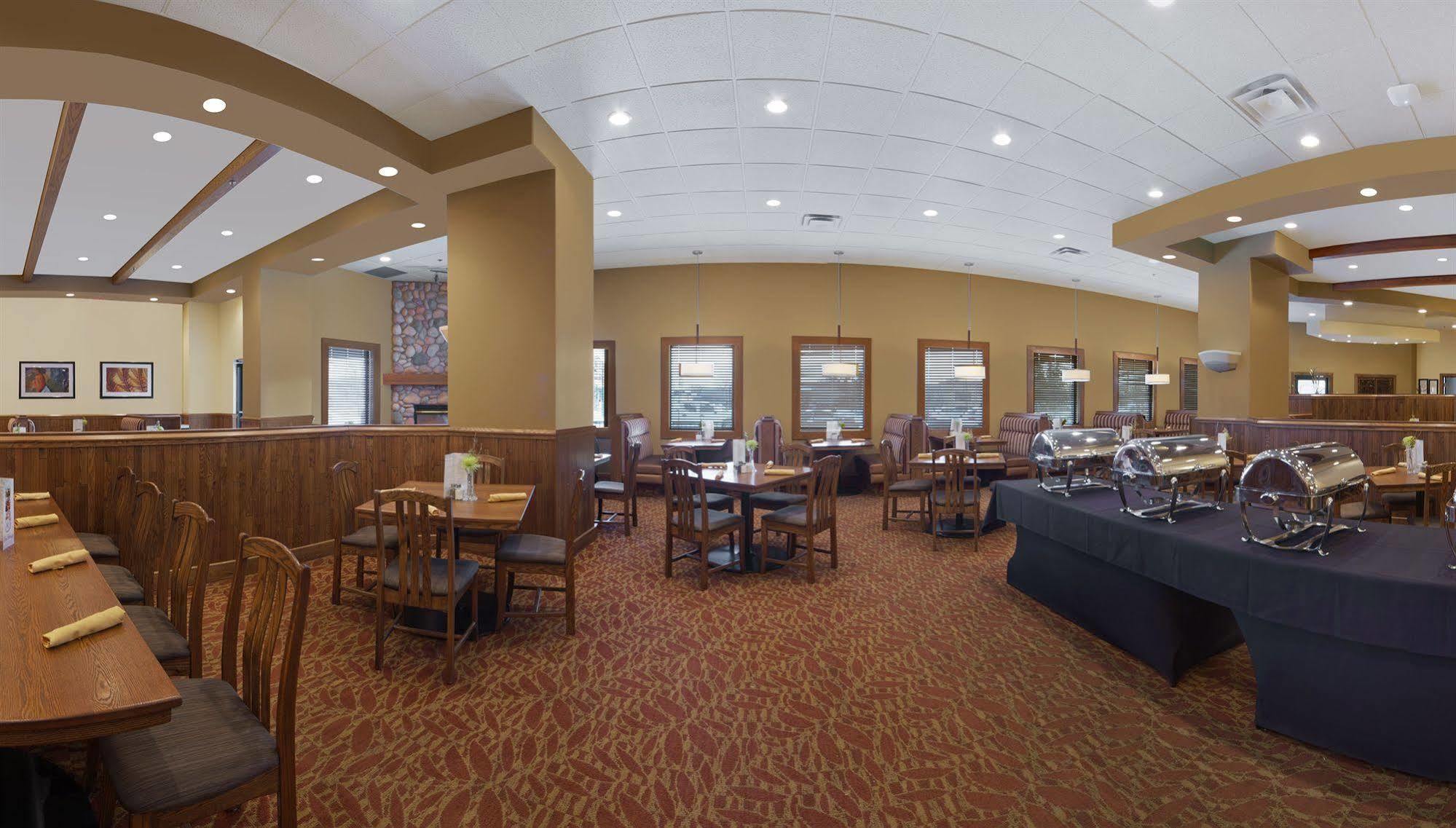 Best Western Plus Winnipeg Airport Hotel Exterior photo
