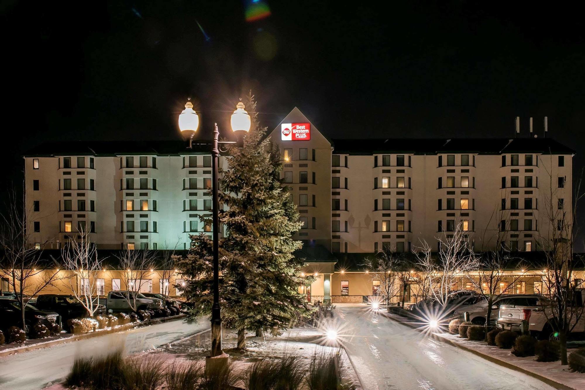 Best Western Plus Winnipeg Airport Hotel Exterior photo