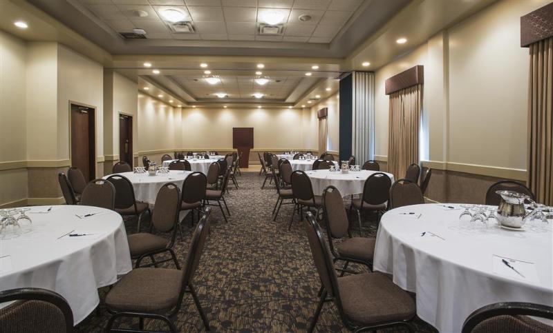 Best Western Plus Winnipeg Airport Hotel Exterior photo